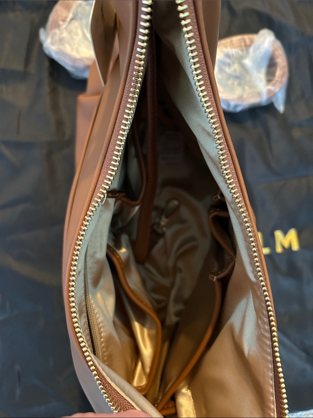 White Elm Camille Hobo Caramel NWT - Picture 5 of 13